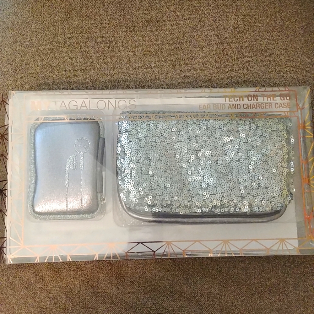 NWT Ear Bud and Charger Case
